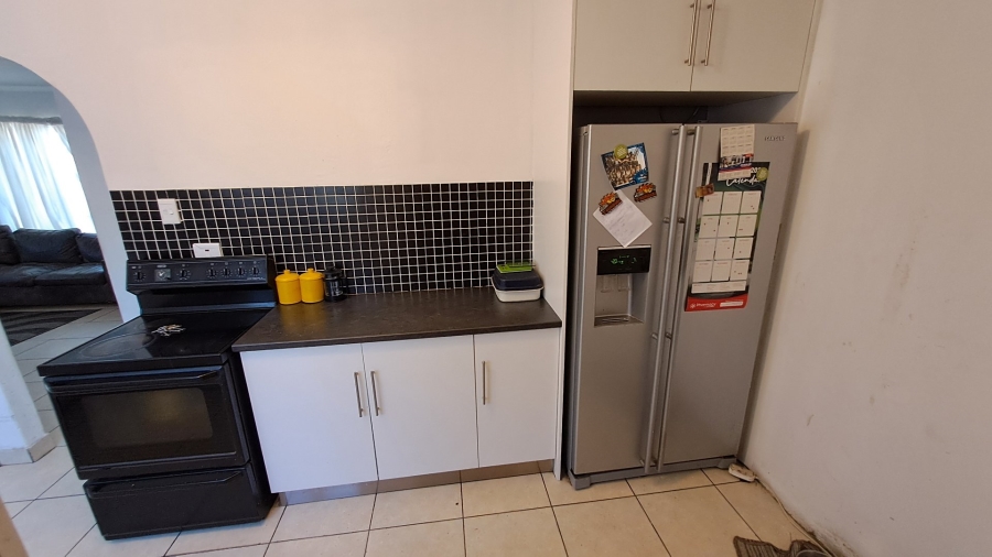 4 Bedroom Property for Sale in Bernadino Heights Western Cape